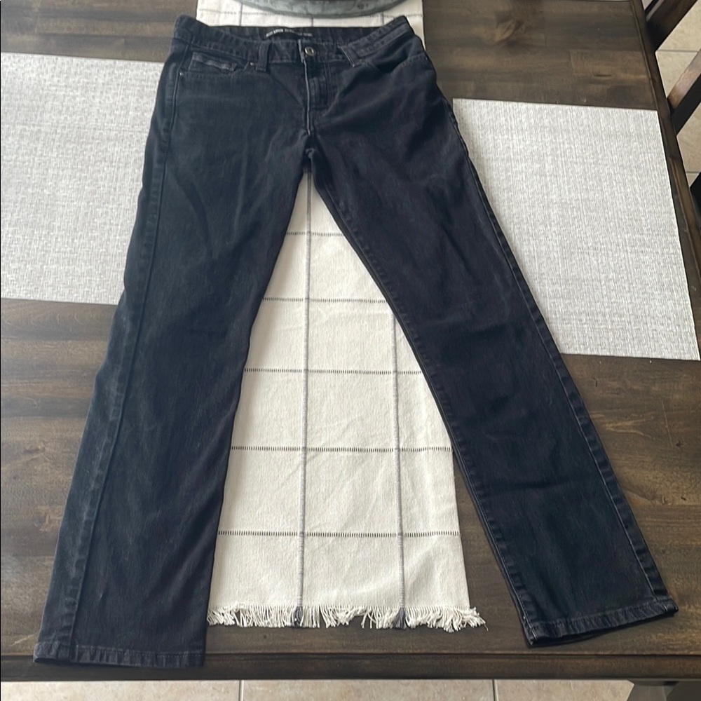 Levi's Black Mid Rise Skinny Jeans Timeless Style
